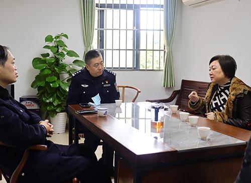 加强党建共建，亲昵警企关系